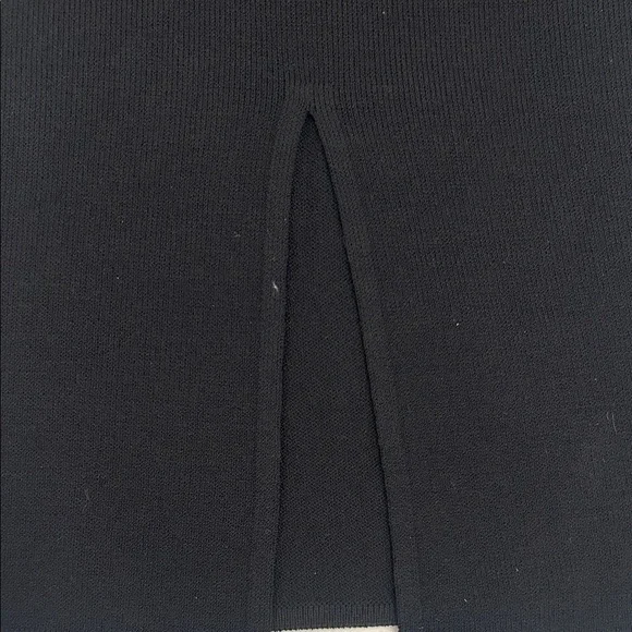 St. John Basics Black skirt - Picture 5 of 9